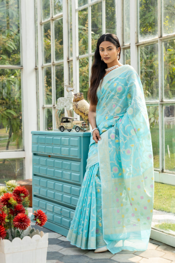 Chanderi Cotton Woven Zari Saree With Floral Pattern